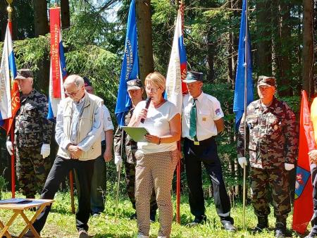 Spominska slovesnost na Trotovem vrhu na Strojni (16)